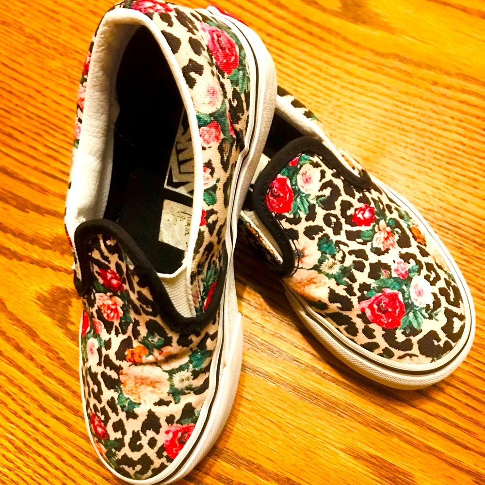 Kids Vans in good condition! Slip on floral pattern!!